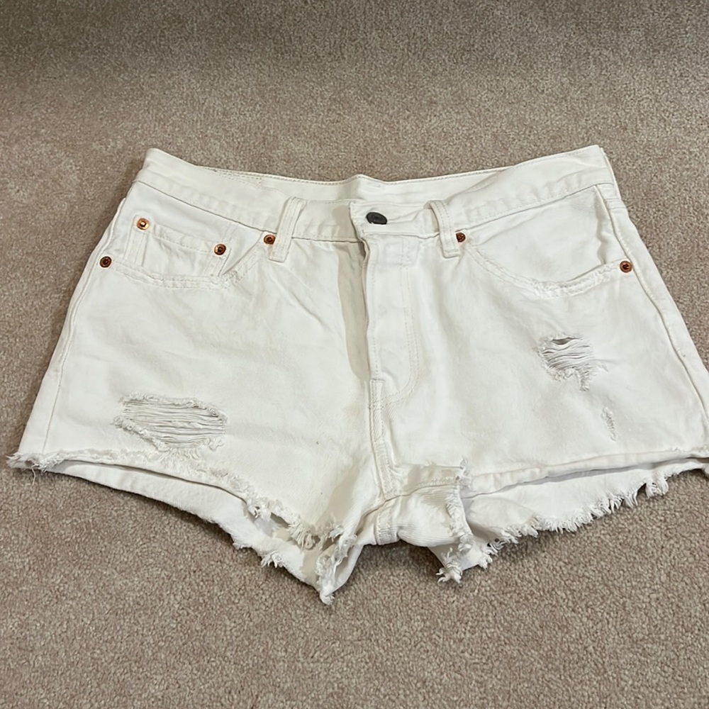 Levi’s white jean shorts